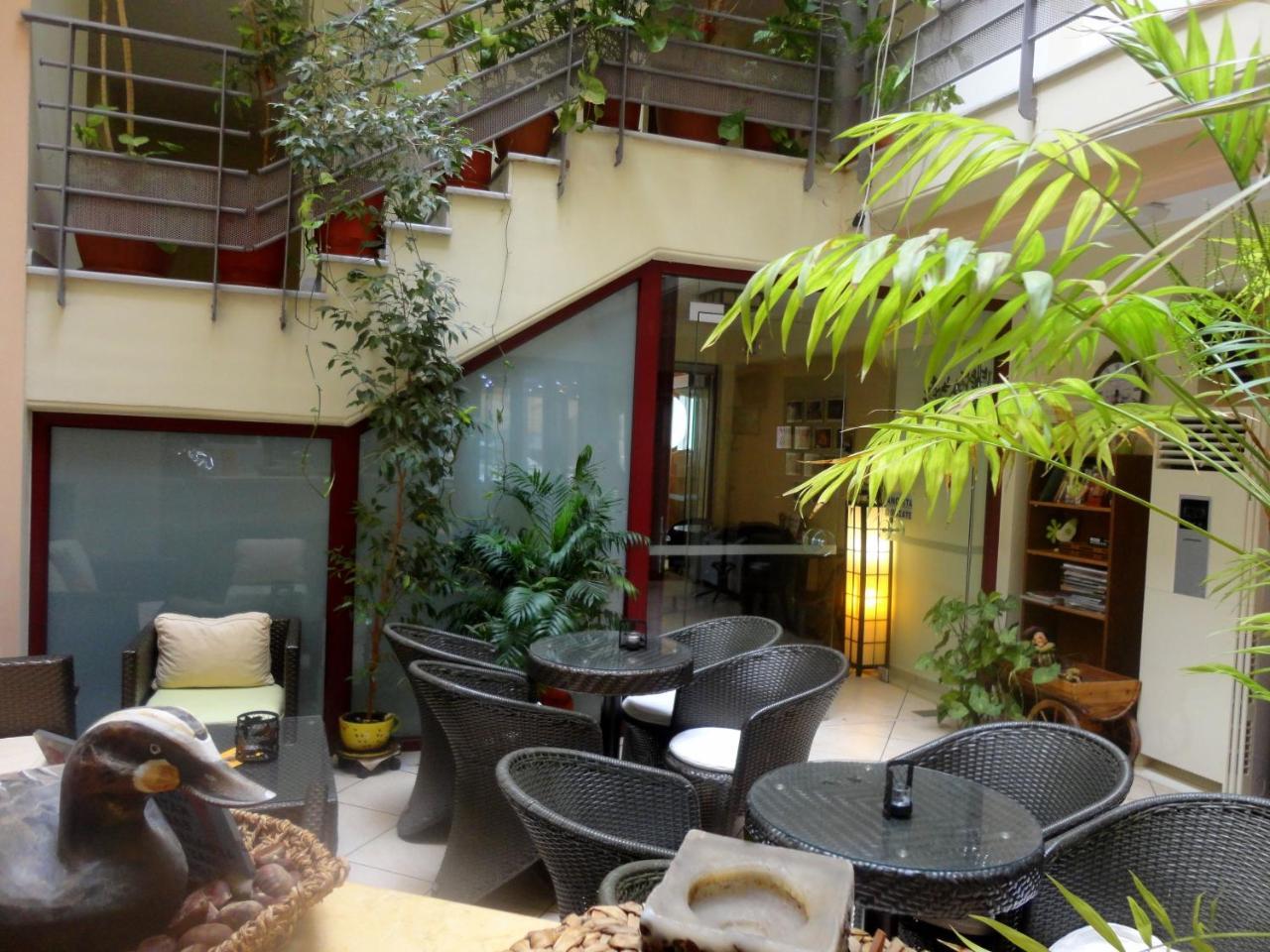 Lirio Guest House Makrakomi Luaran gambar
