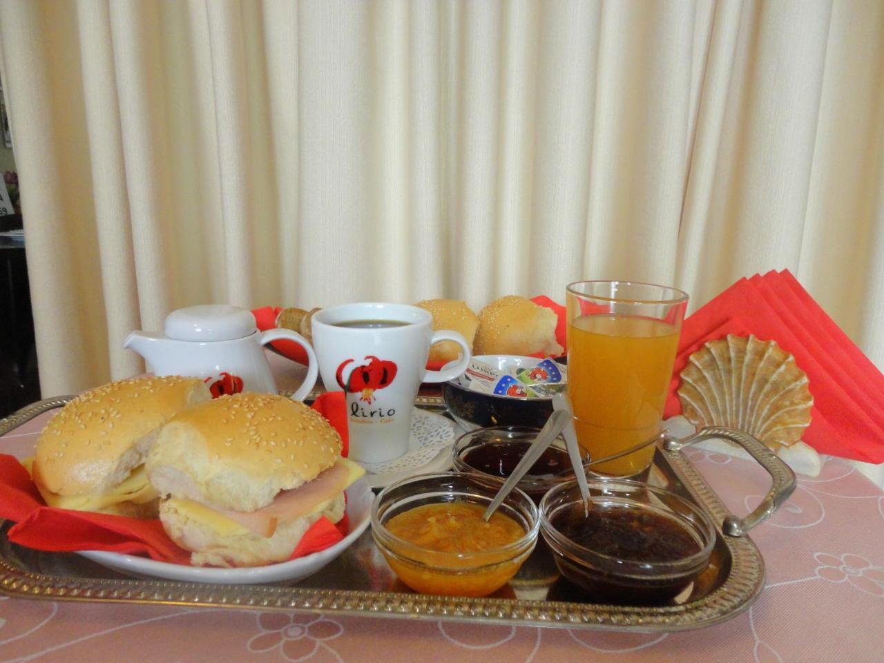Lirio Guest House Makrakomi Luaran gambar