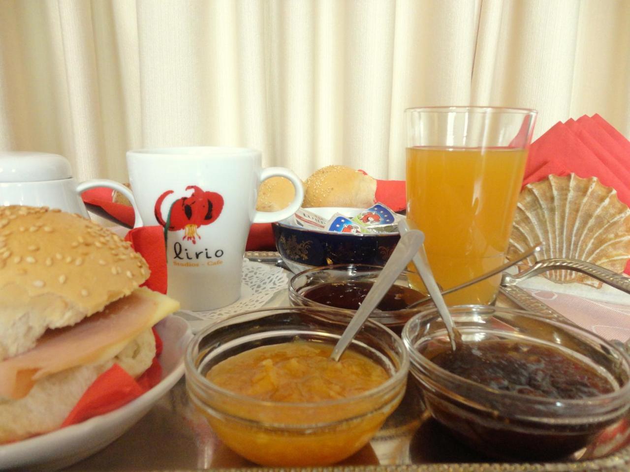 Lirio Guest House Makrakomi Luaran gambar
