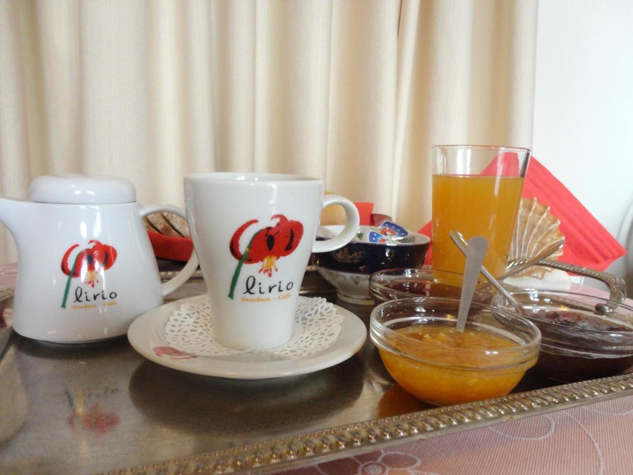 Lirio Guest House Makrakomi Luaran gambar