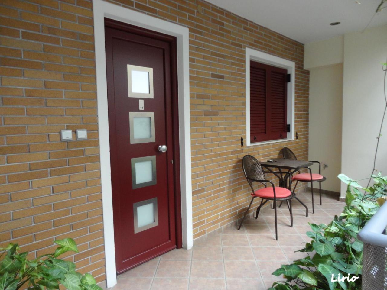 Lirio Guest House Makrakomi Luaran gambar